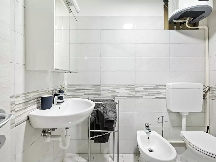 Immagine 10 di Camera in affitto  in Via Privata Deruta a Milano