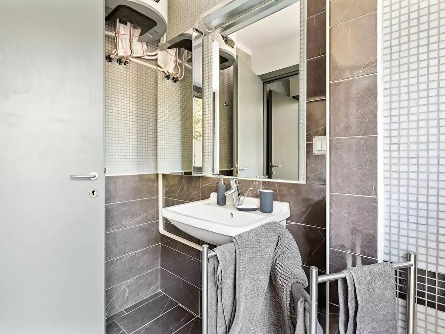 Immagine 7 di Camera in affitto  in Via Privata Deruta a Milano