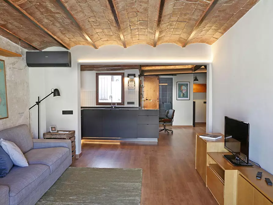 Immagine 4 di Appartamento in affitto  in Carrer de Sant Pau a Barcelona