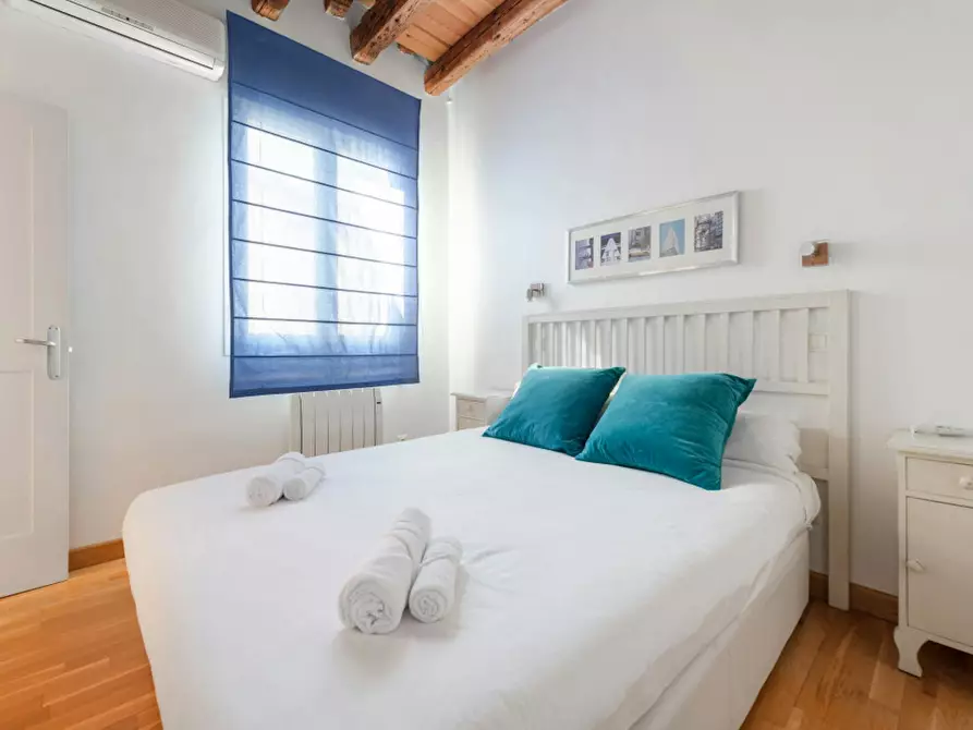 Immagine 8 di Appartamento in affitto  in Calle Hernán Cortés a Madrid