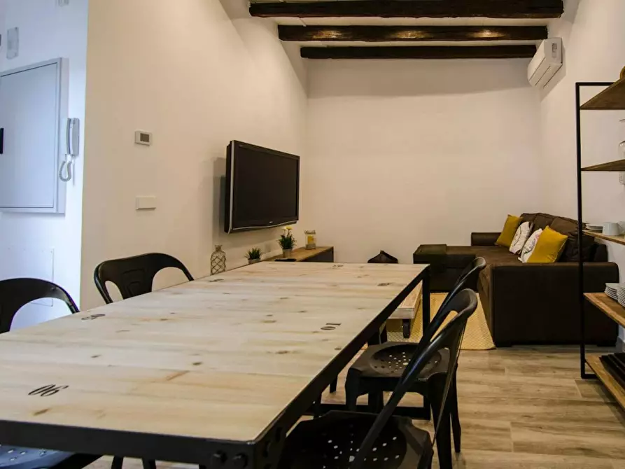 Immagine 4 di Appartamento in affitto  in Calle de la Cava Alta a Madrid