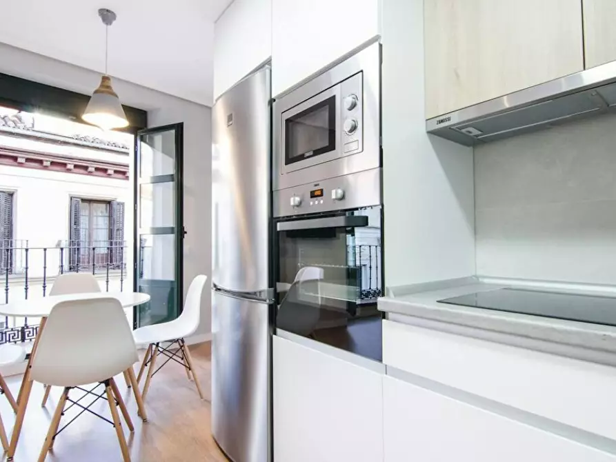 Immagine 10 di Appartamento in affitto  in Calle de los Estudios a Madrid