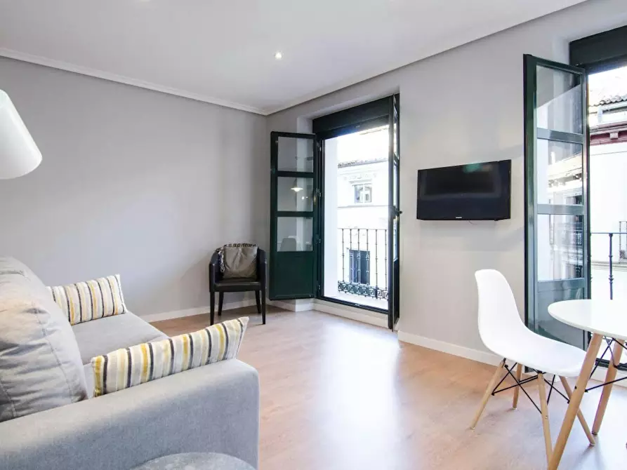 Immagine 2 di Appartamento in affitto  in Calle de los Estudios a Madrid