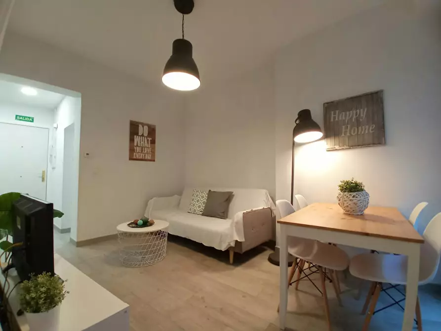 Immagine 4 di Appartamento in affitto  in Calle de la Palma a Madrid