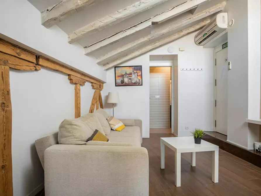 Immagine 5 di Appartamento in affitto  in Calle Imperial a Madrid