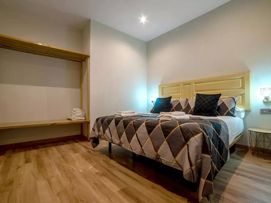 Immagine 9 di Appartamento in affitto  in Calle de Campoamor a Madrid
