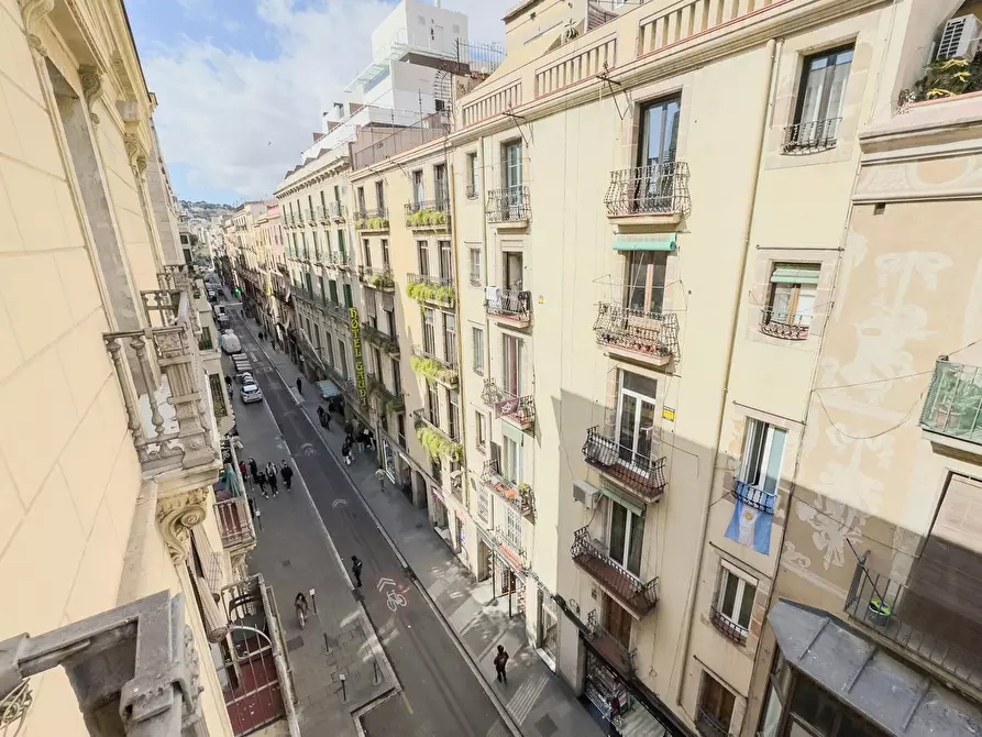 Immagine 10 di Camera in affitto  in Carrer Nou de la Rambla a Barcelona