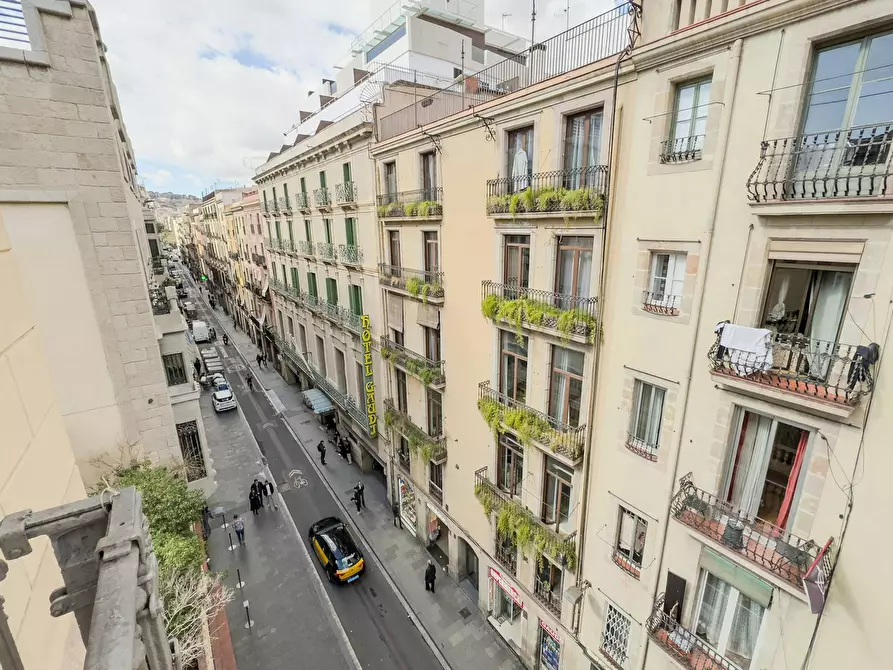 Immagine 10 di Camera in affitto  in Carrer Nou de la Rambla a Barcelona