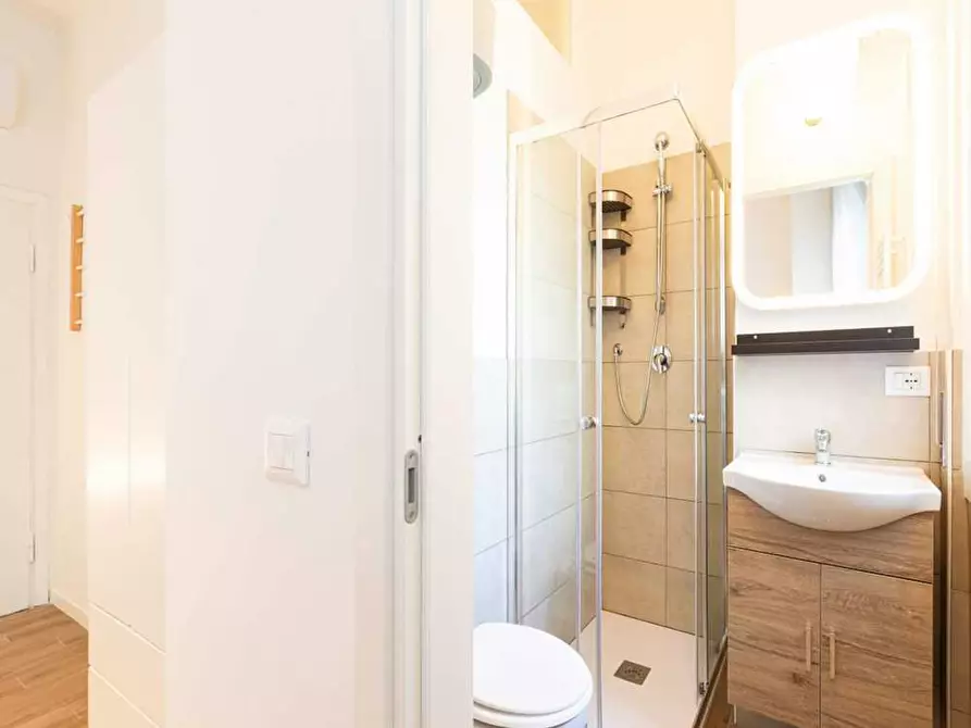 Immagine 5 di Camera in affitto  in Via Savona a Milano