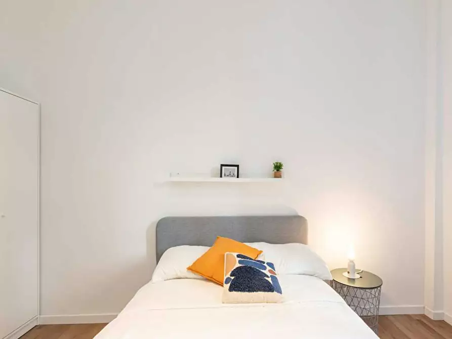 Immagine 5 di Camera in affitto  in Via Savona a Milano