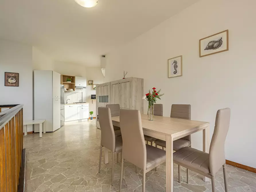 Immagine 4 di Camera in affitto  in Via dei Mandorli a Buccinasco