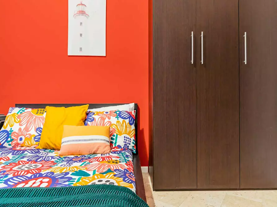 Immagine 5 di Camera in affitto  in Via Andrea Solari a Milano