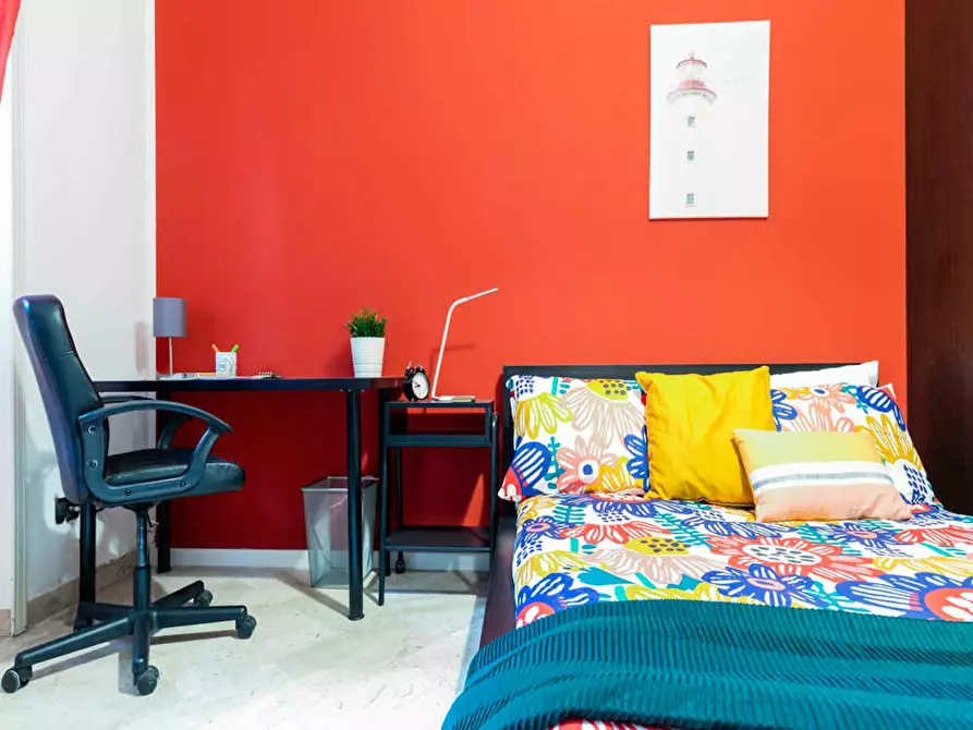 Immagine 8 di Camera in affitto  in Via Andrea Solari a Milano