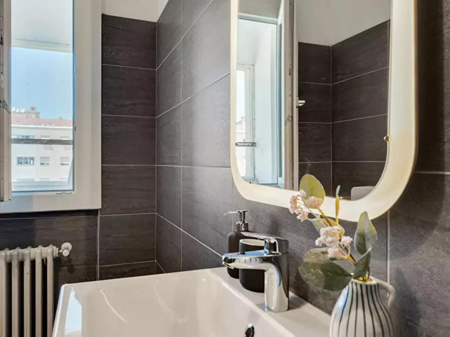 Immagine 6 di Camera in affitto  in Via Felicité Robert De Lamennais a Milano