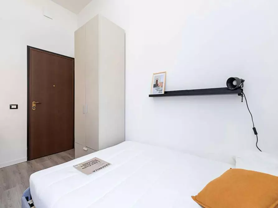 Immagine 3 di Camera in affitto  in Viale Col di Lana a Milano