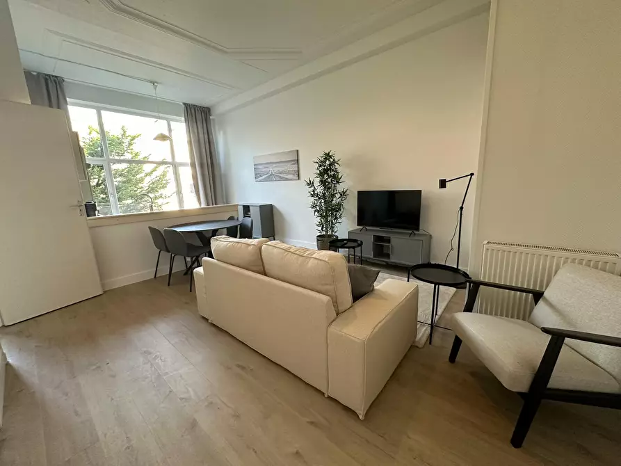 Immagine 8 di Appartamento in affitto  in Laan van Meerdervoort a 's-Gravenhage