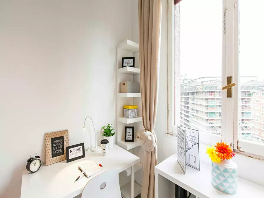 Immagine 5 di Camera in affitto  in Via Salvatore Barzilai a Milano