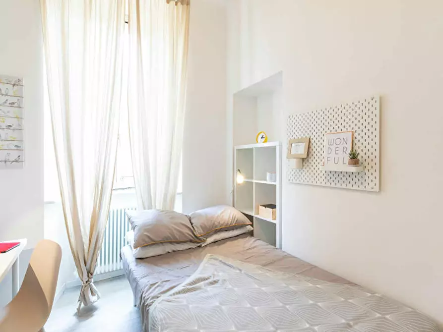 Immagine 2 di Camera in affitto  in Via della Moscova a Milano