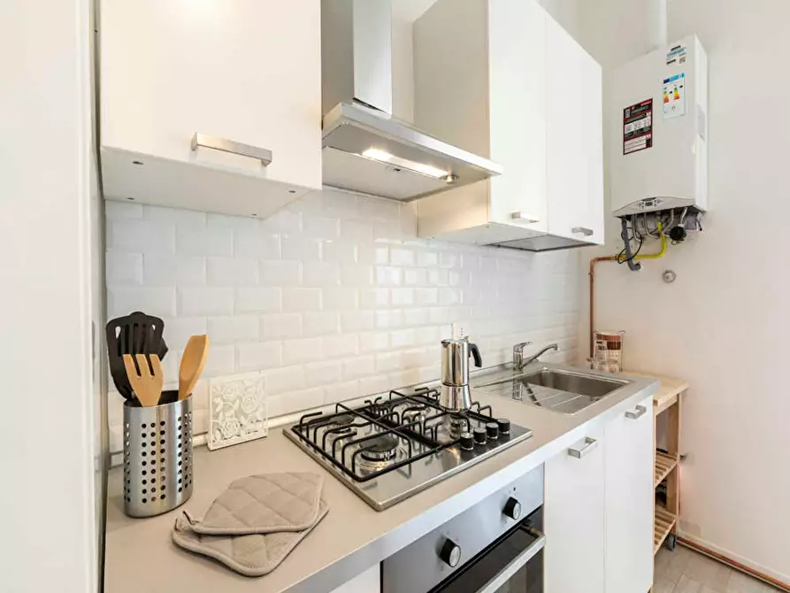 Immagine 10 di Camera in affitto  in Via della Moscova a Milano