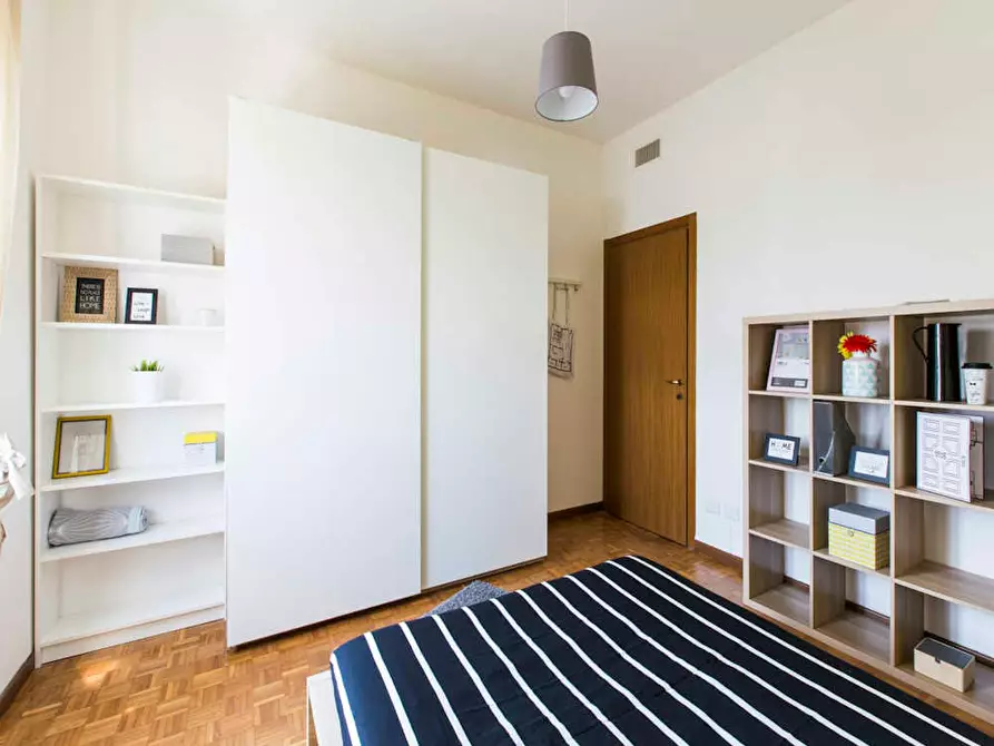 Immagine 5 di Camera in affitto  in Via dei Mandorli a Buccinasco