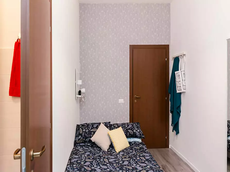 Immagine 3 di Camera in affitto  in Via Guglielmo Röntgen a Milano