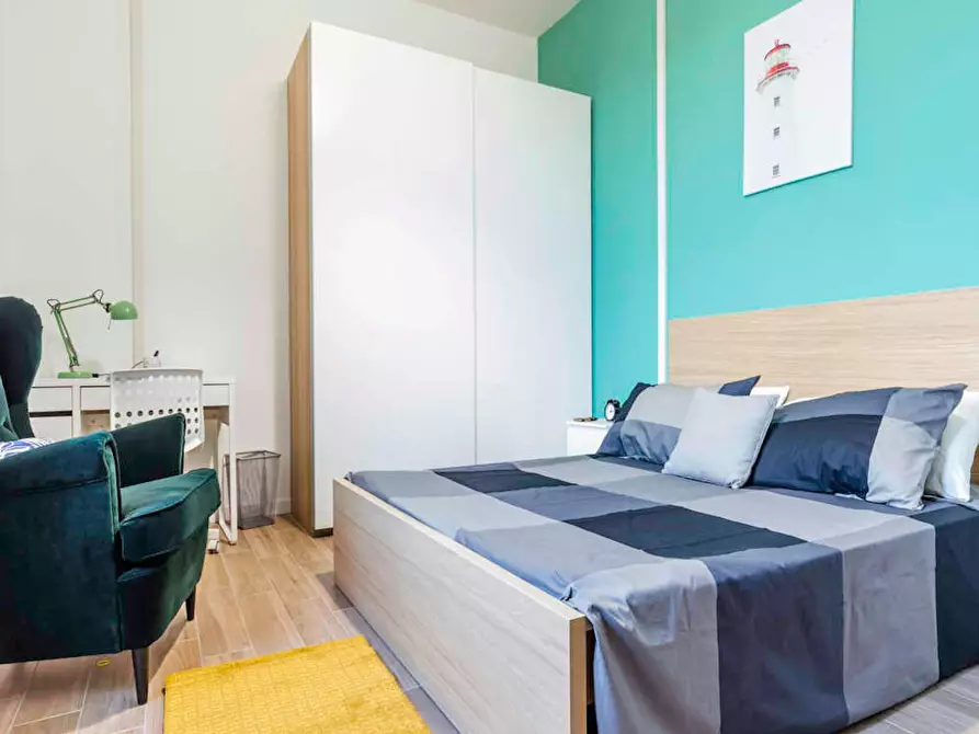 Immagine 1 di Camera in affitto  in Viale Alfredo Oriani a Bologna