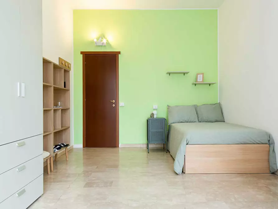 Immagine 3 di Camera in affitto  in Via Santa Sofia a Milano