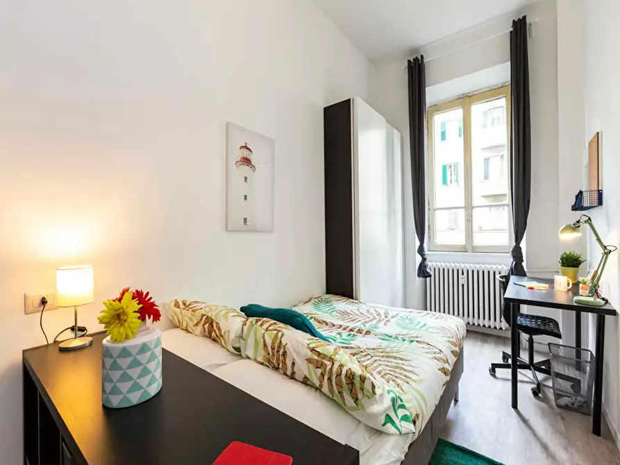 Immagine 1 di Camera in affitto  in Via Paolo Bassi a Milano