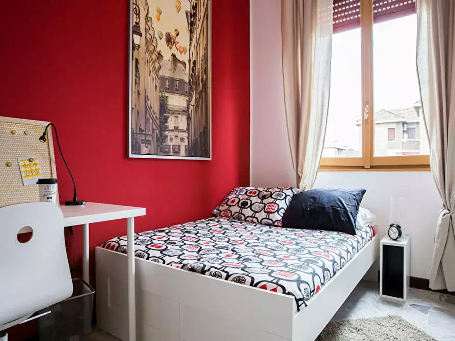 Immagine 2 di Camera in affitto  in Via Salvatore Barzilai a Milano