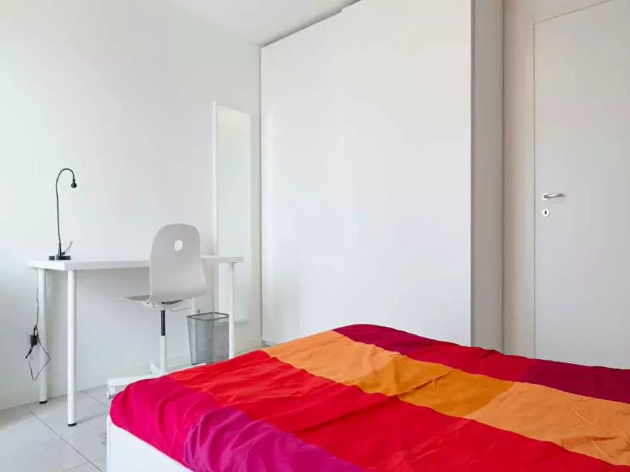 Immagine 8 di Camera in affitto  in Largo Cavalieri di Malta a Milano