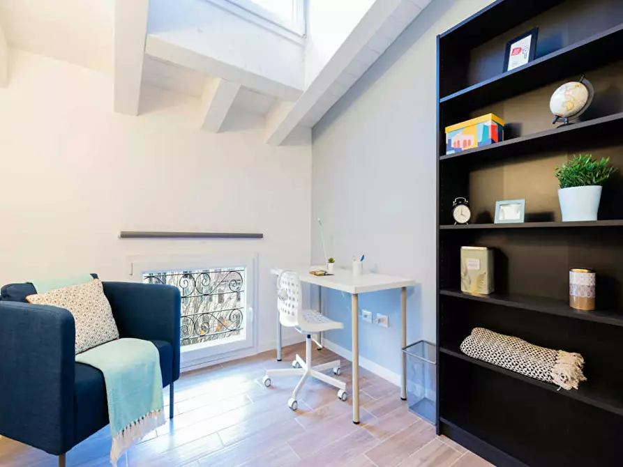 Immagine 6 di Camera in affitto  in Viale Alfredo Oriani a Bologna