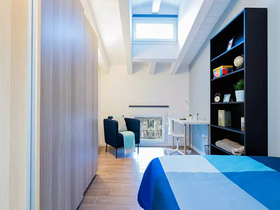 Immagine 4 di Camera in affitto  in Viale Alfredo Oriani a Bologna