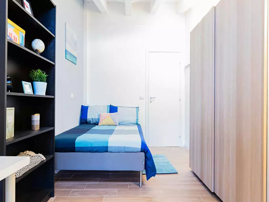 Immagine 1 di Camera in affitto  in Viale Alfredo Oriani a Bologna