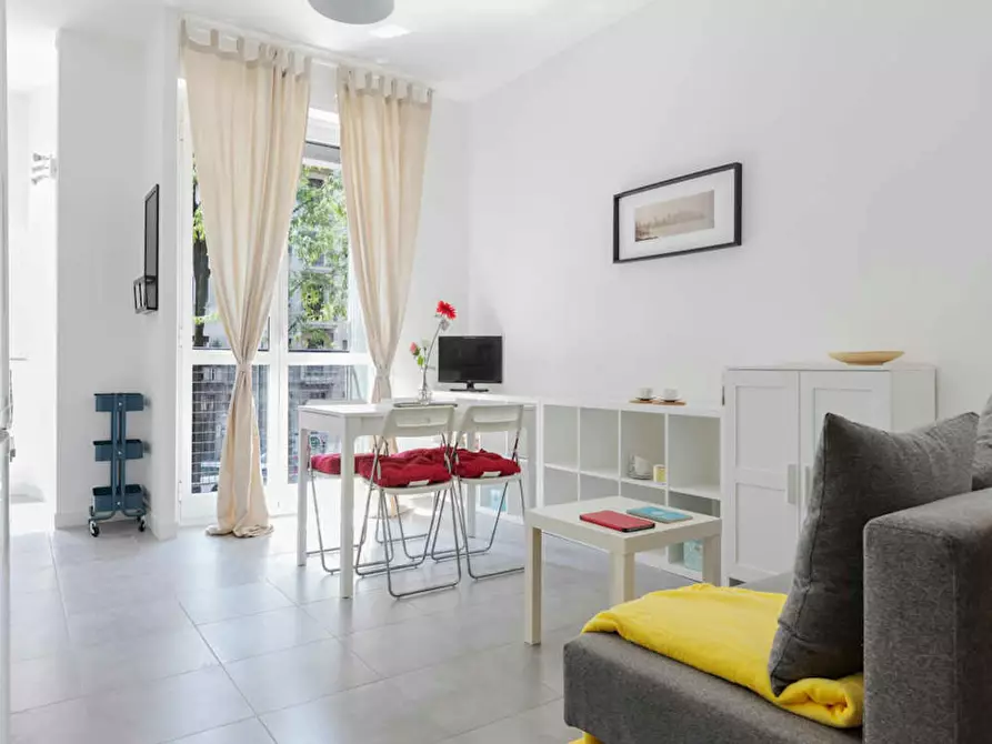 Immagine 8 di Camera in affitto  in Via Pisanello a Milano