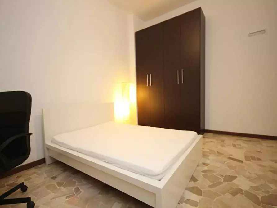 Immagine 4 di Camera in affitto  in Via Salvatore Barzilai a Milano