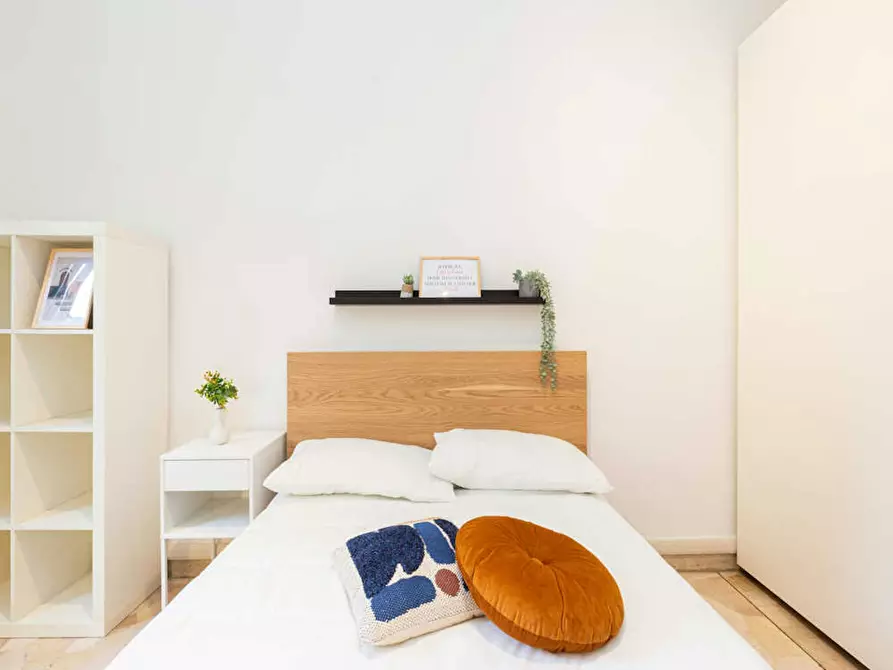 Immagine 5 di Camera in affitto  in Via Francesco Primaticcio a Milano