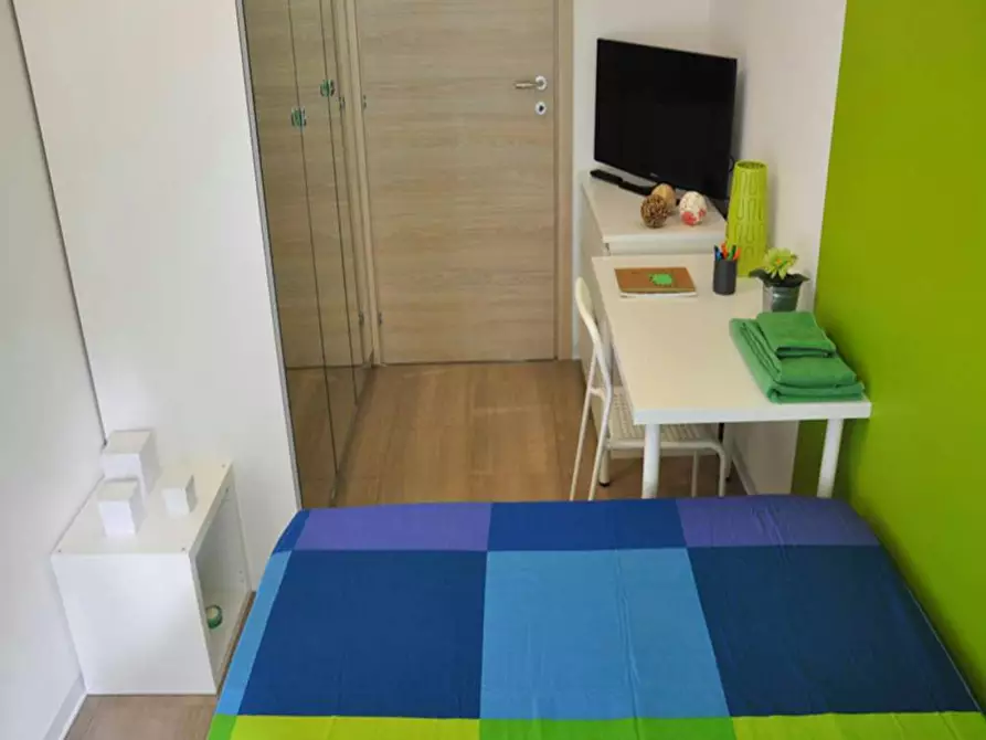 Immagine 8 di Camera in affitto  in Via Plinio a Milano