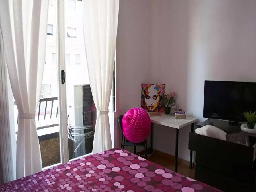 Immagine 10 di Camera in affitto  in Viale Tunisia a Milano