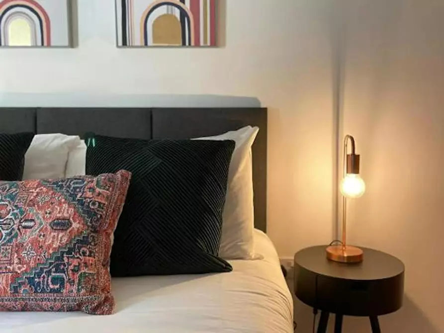 Immagine 8 di Casa indipendente in affitto  in Bute Crescent a Butetown