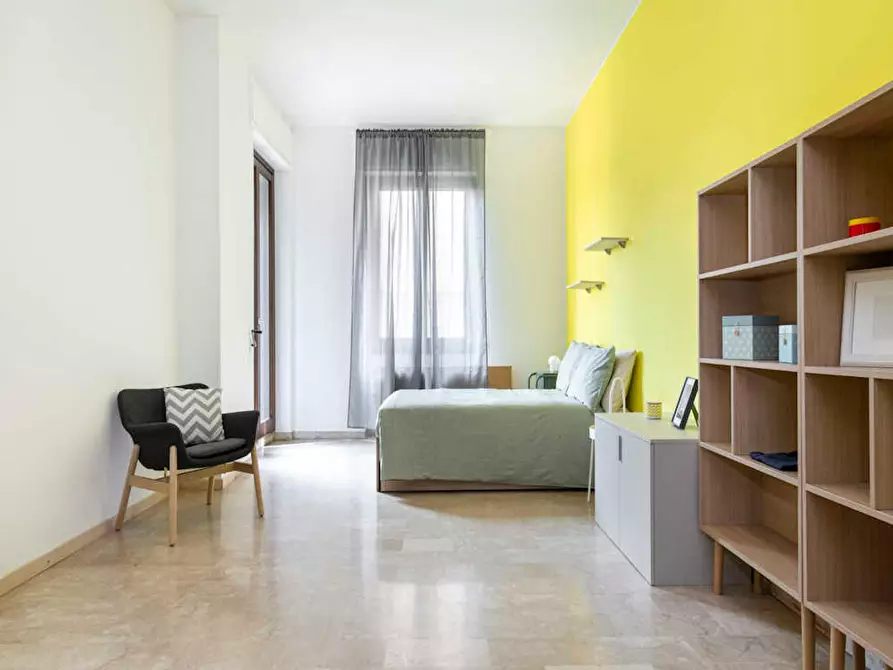 Immagine 5 di Camera in affitto  in Via Santa Sofia a Milano