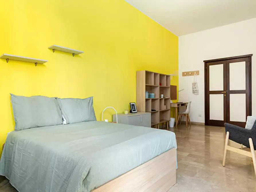 Immagine 1 di Camera in affitto  in Via Santa Sofia a Milano