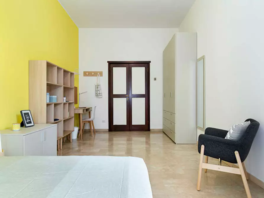 Immagine 2 di Camera in affitto  in Via Santa Sofia a Milano