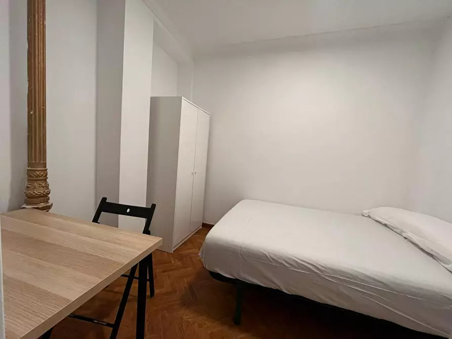 Immagine 3 di Camera in affitto  in Calle de Grafal a Madrid