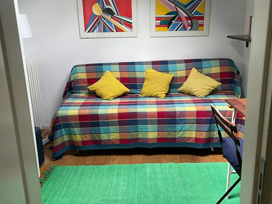 Immagine 4 di Camera in affitto  in Via del Gelsomino a Firenze