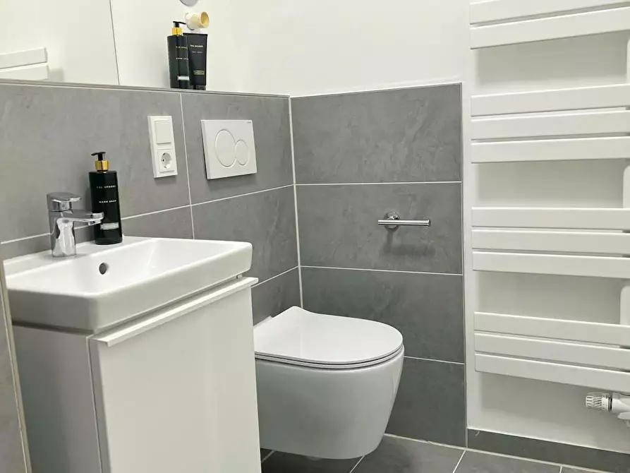 Immagine 5 di Appartamento in affitto  in Adersstraße a Düsseldorf