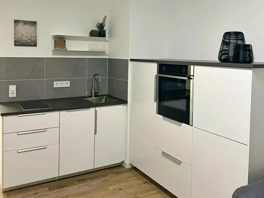 Immagine 2 di Appartamento in affitto  in Adersstraße a Düsseldorf