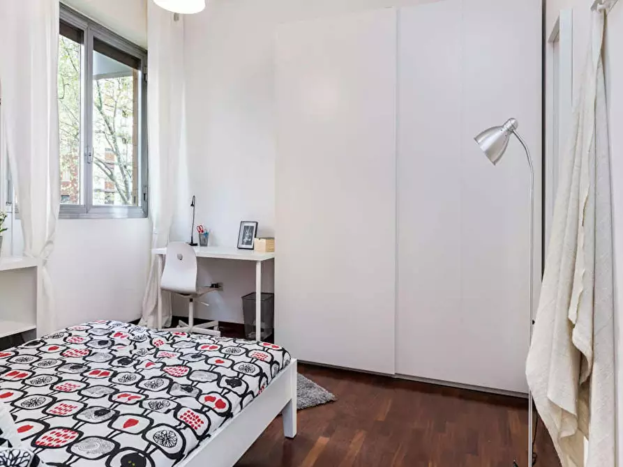 Immagine 3 di Camera in affitto  in Via Giuseppe Frua a Milano