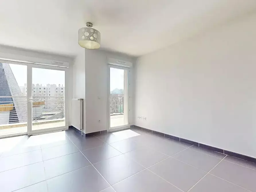 Immagine 6 di Appartamento in affitto  in Rue Louise Michel a Grenoble