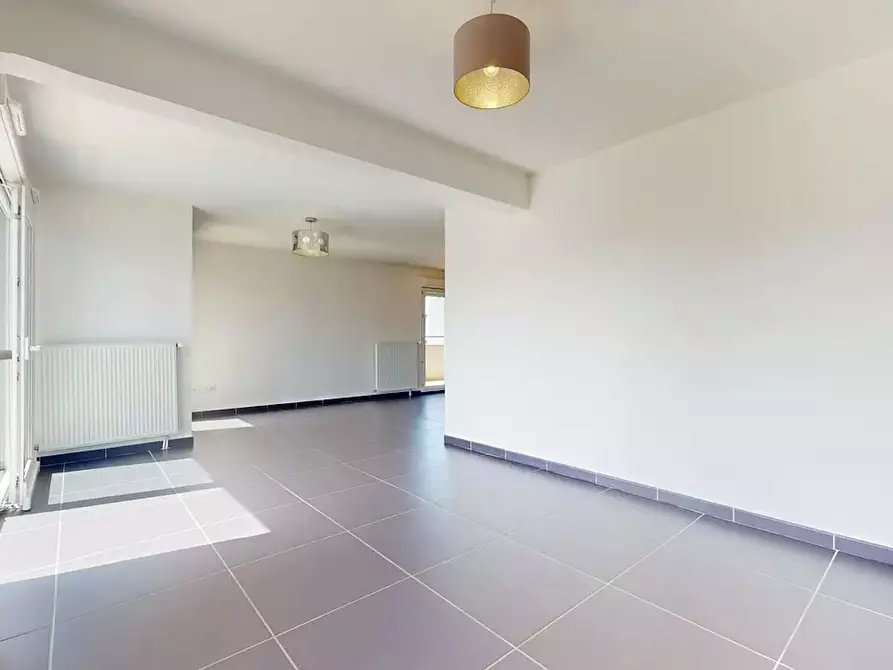 Immagine 2 di Appartamento in affitto  in Rue Louise Michel a Grenoble