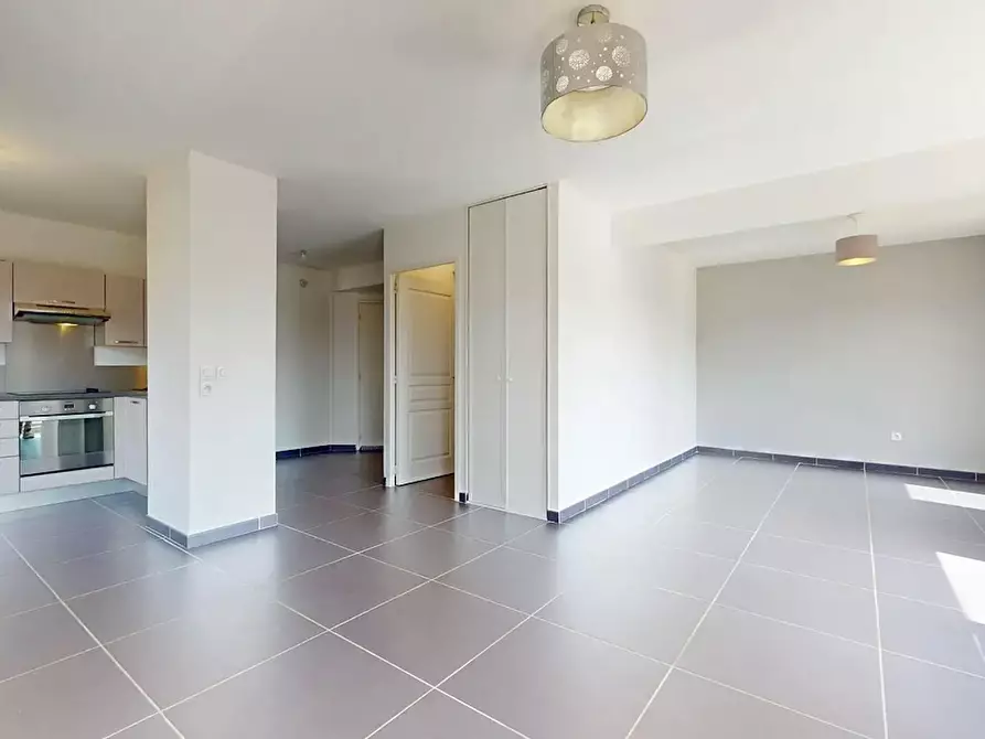 Immagine 4 di Appartamento in affitto  in Rue Louise Michel a Grenoble